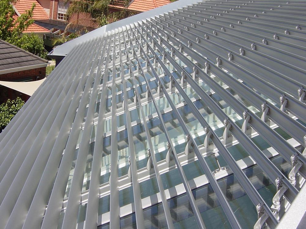 Louvre Railing System Tilting Rack-Arm Louvres - Shade Factor